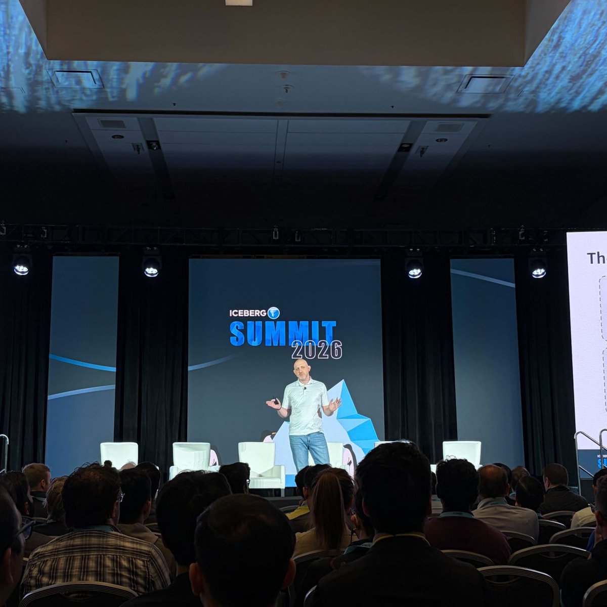 Snowflake tweet media