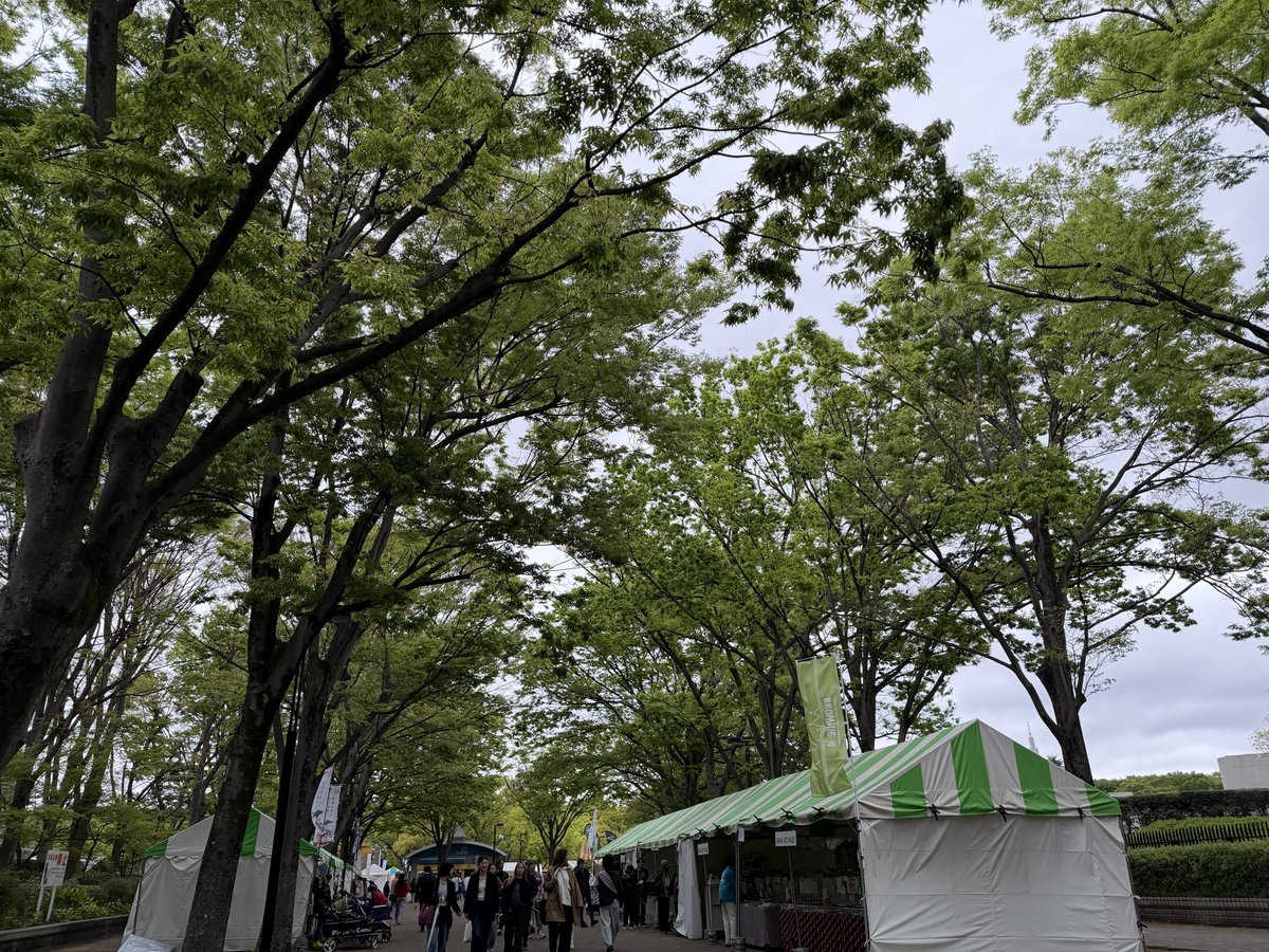 昨日の午後は代々木の #わんわんカーニバル 2026へ♪
平日、そして天気が悪いからなのか人も少なく買い物もしやすかった。
妹に頼まれてきゃんナナさんでタラの洋服を購入。ついつい他のも買っちゃう私。
いつも癒しや笑顔をくれるタラには感謝を込めて☺️
しかし甘すぎるなぁ。タラにも妹にも😆