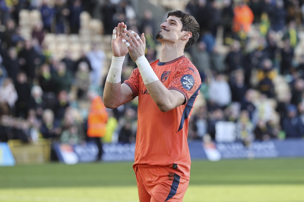 The Pink Un tweet media