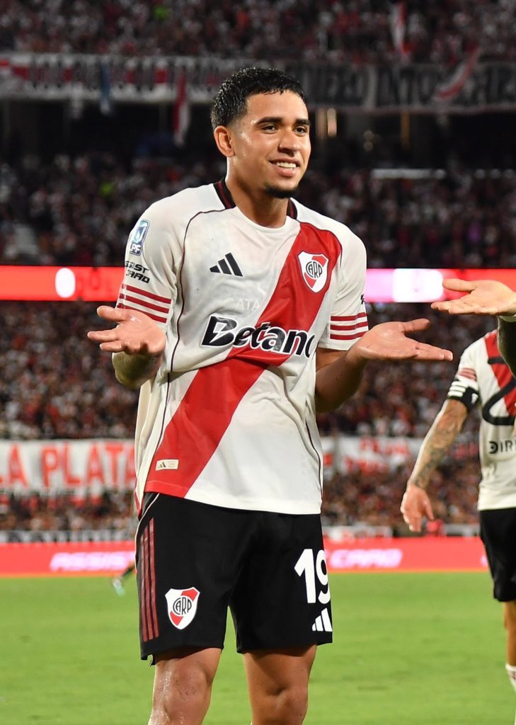 @info RIVER tweet media