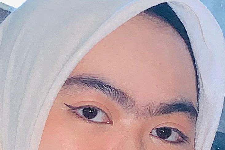 Jaerainnn's tweet photo. @tanyarlfes alis nyatu + tebel. coba pake concealer aja ga ketutup alis nya. jdi ya ga pernah di apain2 tuh alis wkwk😭😔 https://t.co/tvyGUgW8Q5