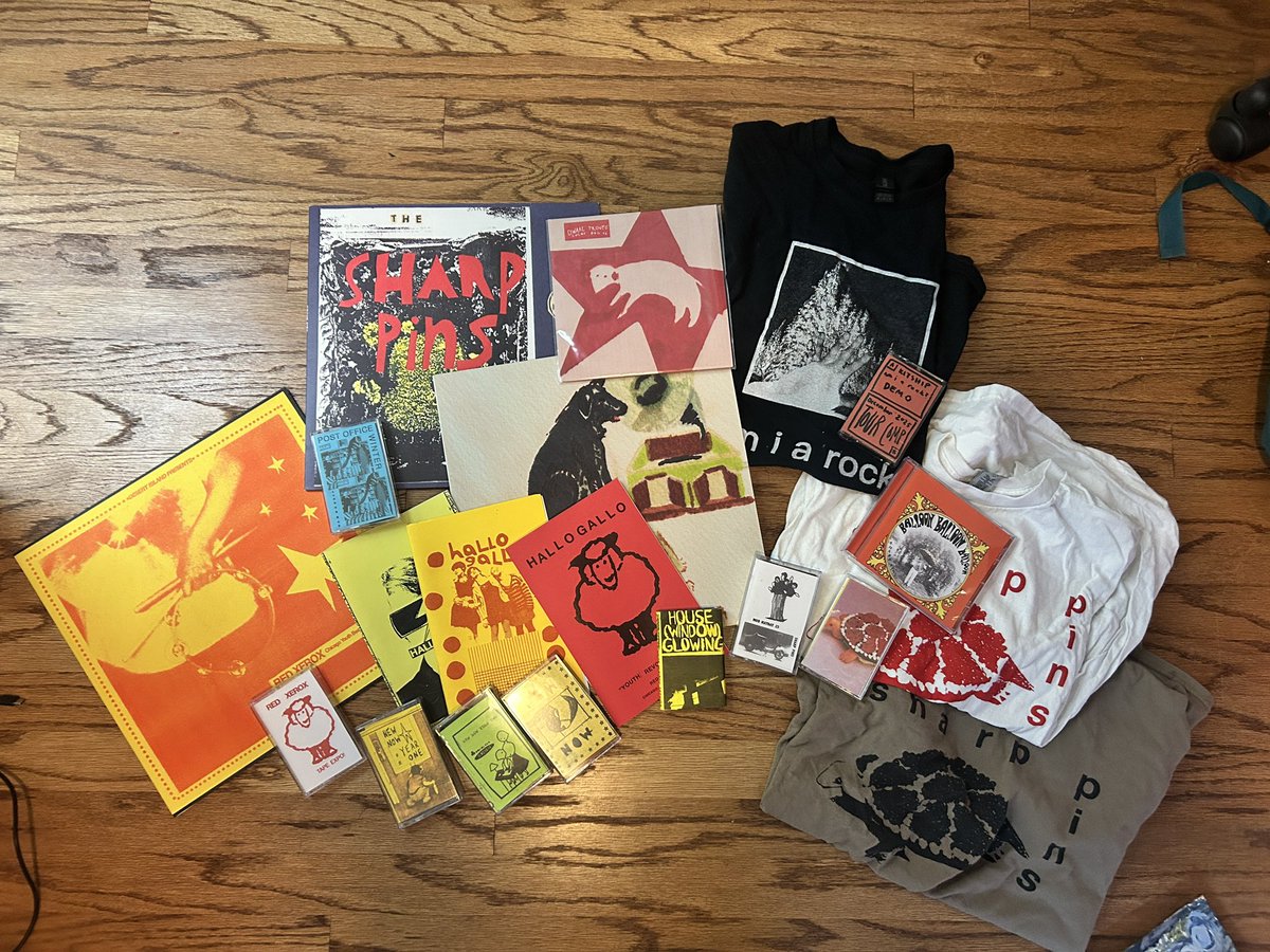 rewhitehaus's tweet image. Just got red xerox in the mail so let me flex my hallogallo collection I’ve lowkey been their biggest fan for like 4 years ❤️