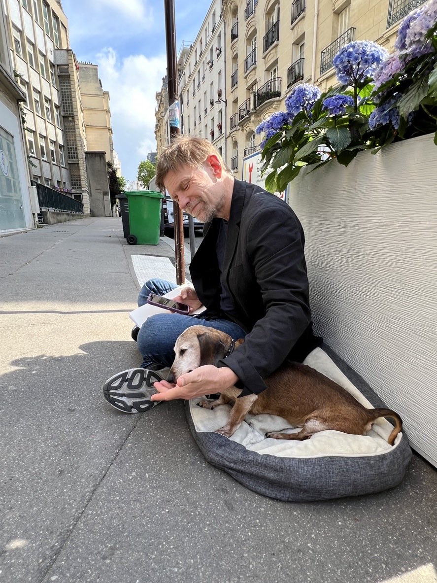 MarkRPellegrino's tweet photo. The last time I was in Paris with you. 😢❤️🪽♾️ https://t.co/sq0D1vrVMb