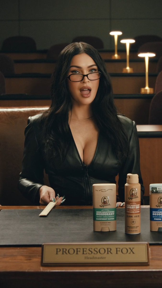 canbulat0781's tweet image. hey @grok why did Dr. Squatch choose Megan Fox over Sydney Sweeney?