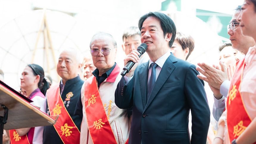 SoundOfHope_SOH's tweet image. 台灣賴清德總統參拜廟宇 叩謝神恩保境安民 亦為民祈福 在 #台灣 反對黨領袖 #鄭麗文 訪問大陸之際，台灣總統 #賴清德