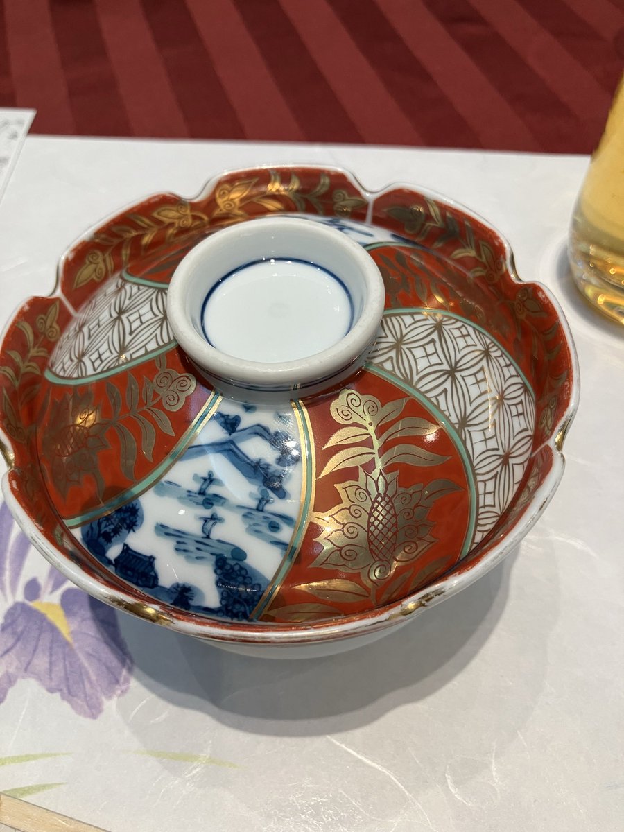 おはようございます。先日は、歓迎会。日本では、3月に送別会、4月に歓迎会が行われます。新入社員の歓迎会。職場全体で、飲んだり食べたりの1夜。如何の国にもありますか？
この日は和食でした。