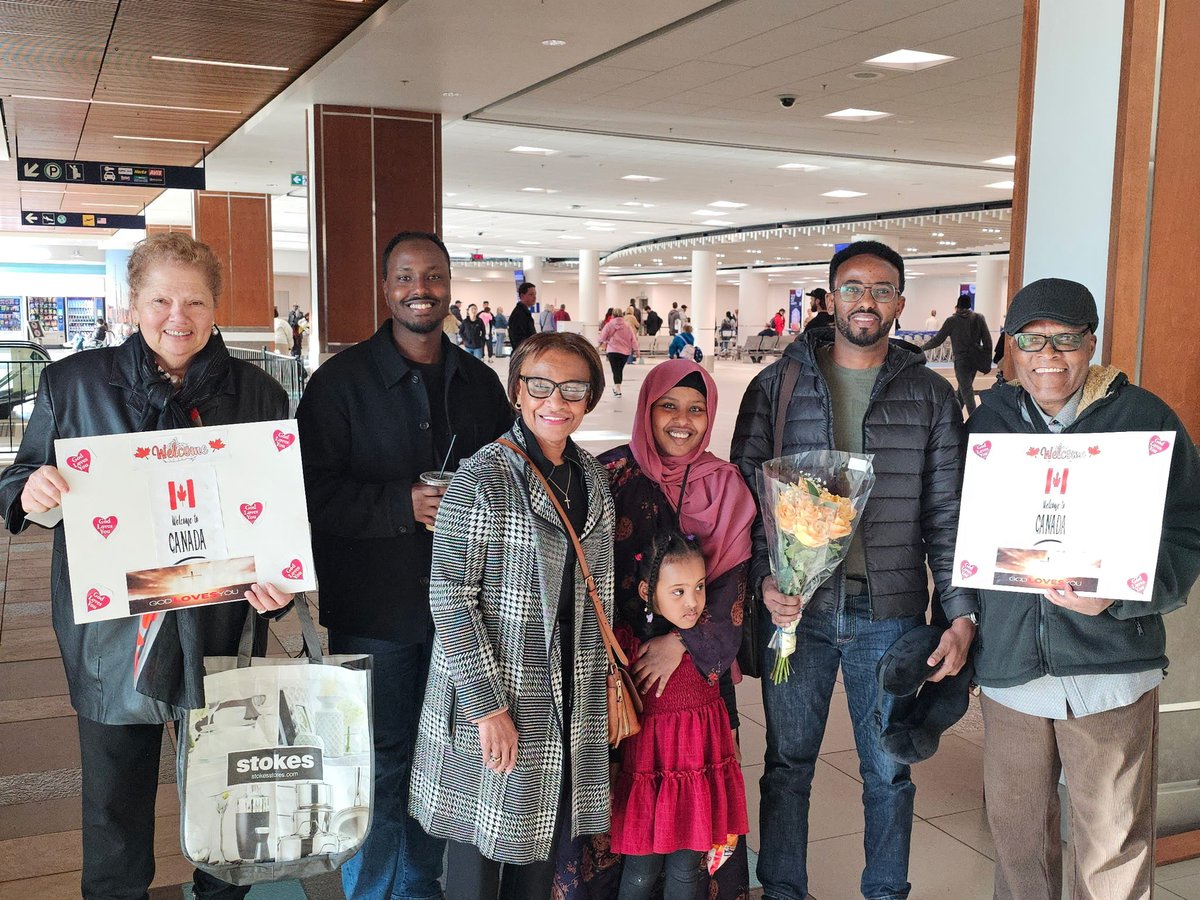 NewHorizonsHfx's tweet photo. On Thursday at Halifax Stanfield International Airport, New Horizons Baptist Church was pleased to welcome another  newcomer to Canada as part of its Refugee Spondorship commitment in collaboration with Canadian Baptists of Atlantic Canada. https://t.co/XqRT71IPFg