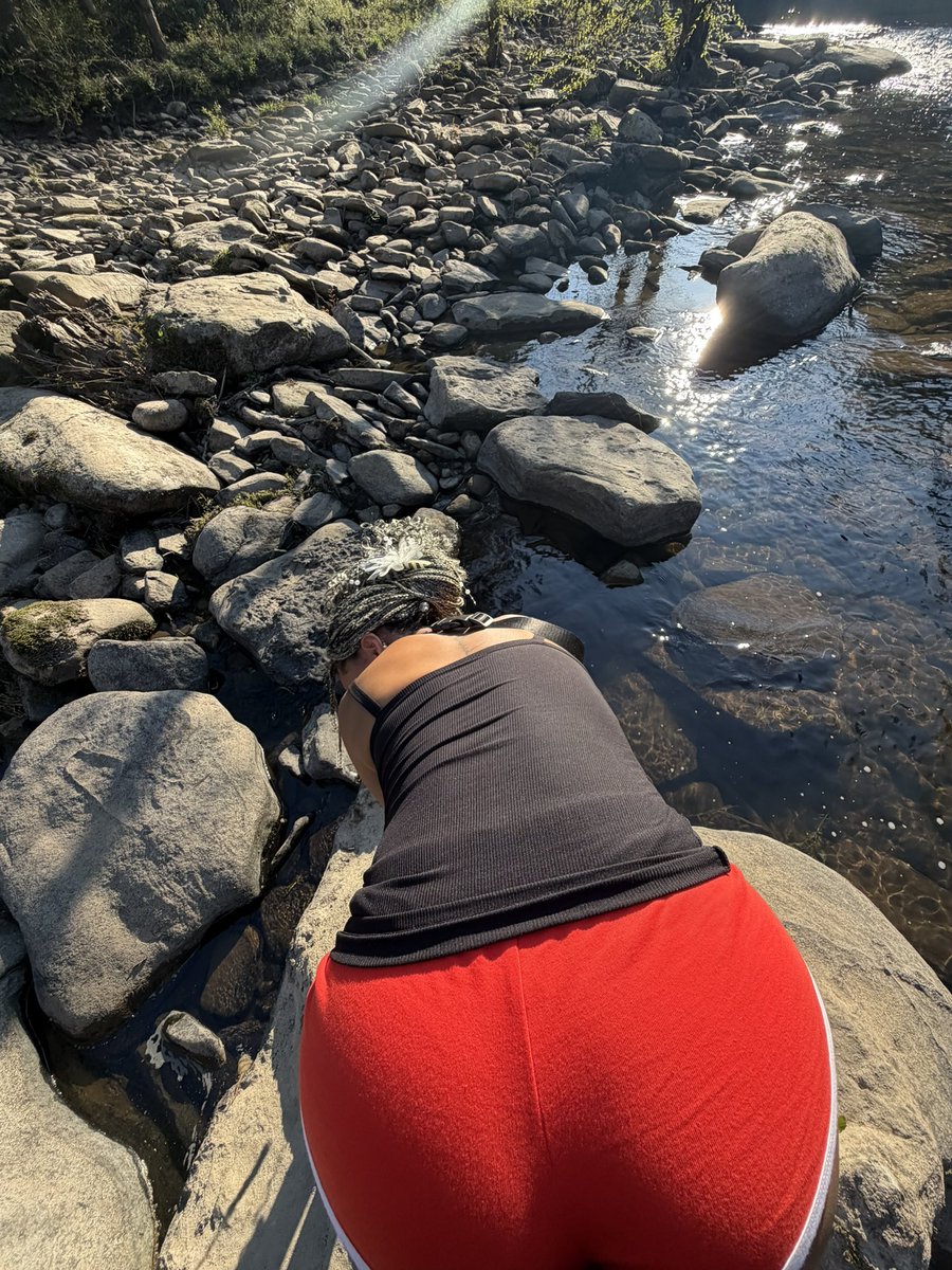 Milnasty98's tweet photo. Lil trip 💋 https://t.co/xxDFSSU5CZ