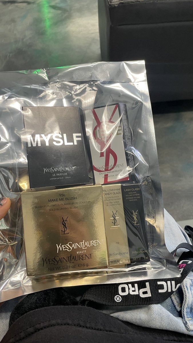 omg i’ve lived here my entire life but never went to any coachella pop-ups … this crazy score this morning