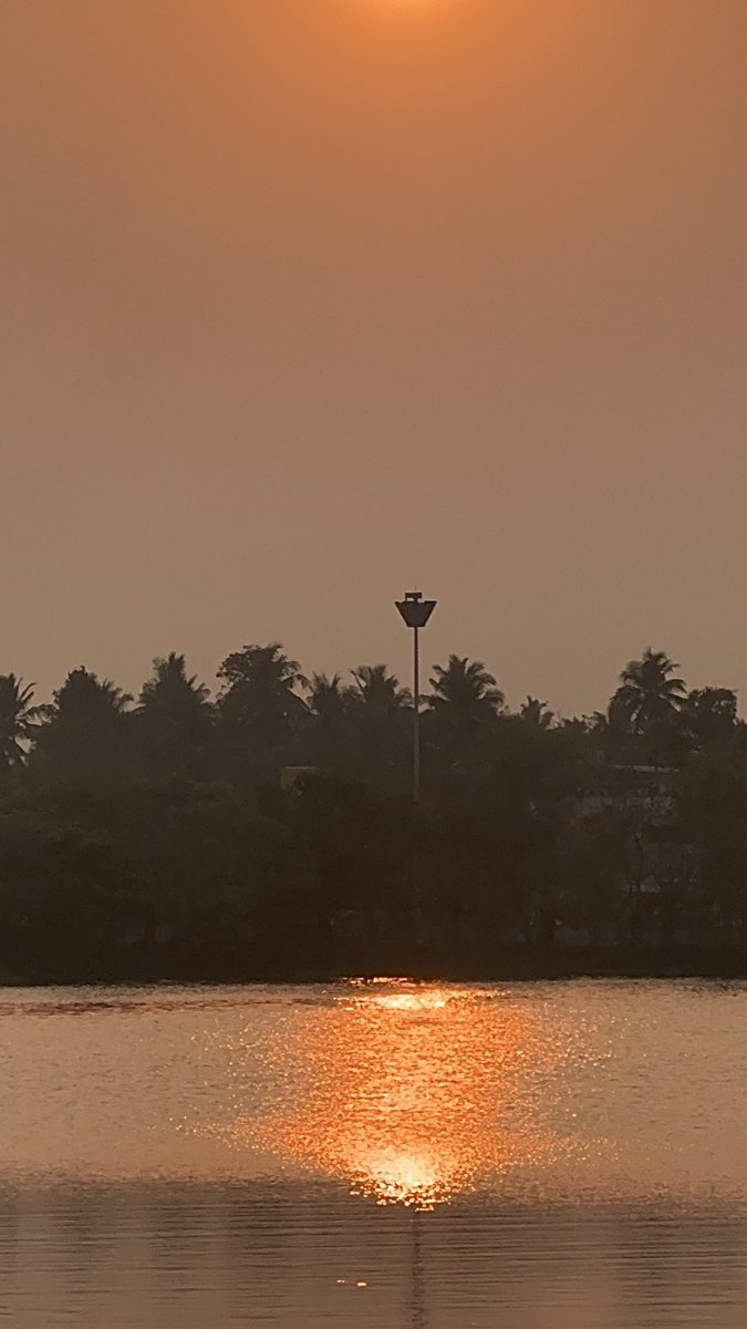 prasannasanthi's tweet photo. #SunsetReflections https://t.co/yd85hgVDtb