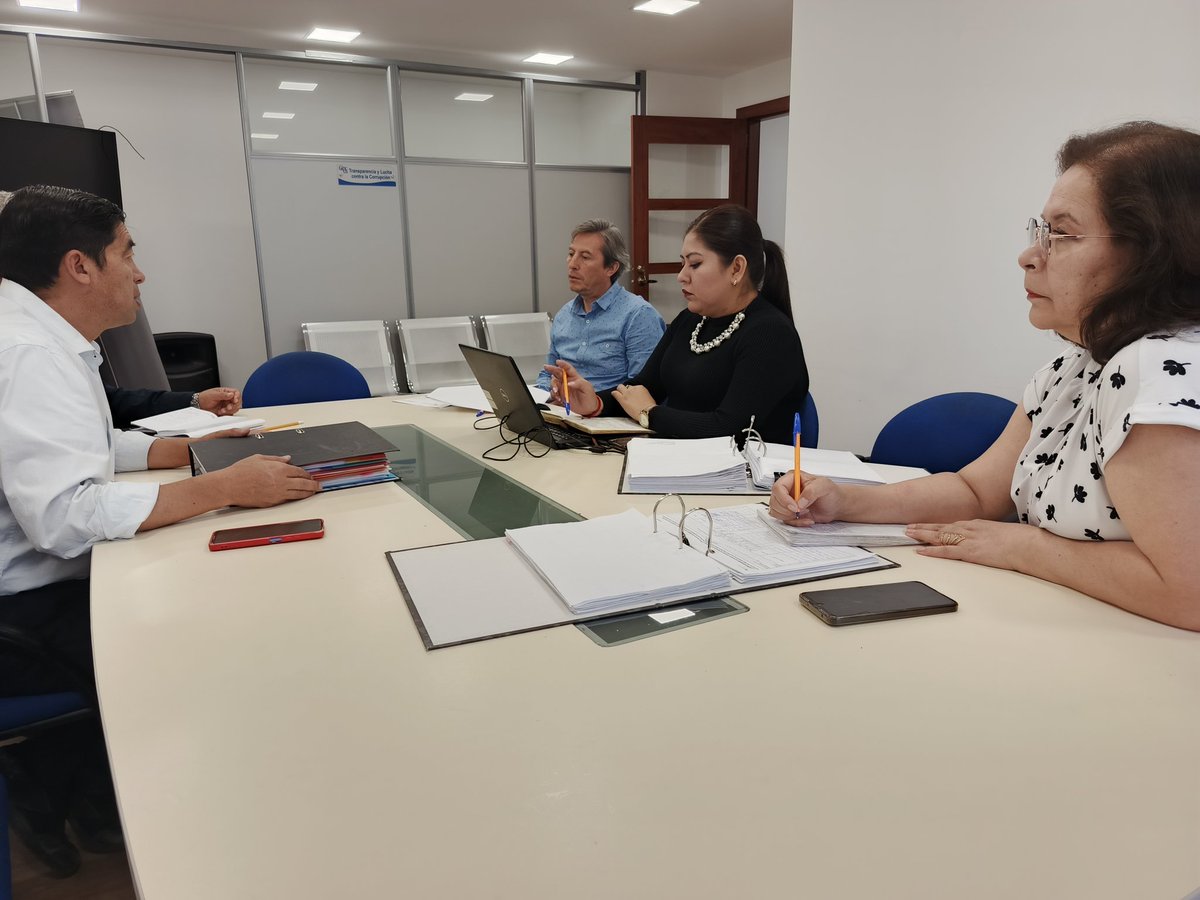 Cpccs_Loja's tweet photo. El #CPCCS de #Loja desarrolló una reunión para la revisión de avances de los acuerdos de la Audiencia Pública del 29 de diciembre, sobre la problemática en barrios de la parroquia San Sebastián.

Fortalecemos el seguimiento institucional y el control social. https://t.co/tS3vbxhQtv