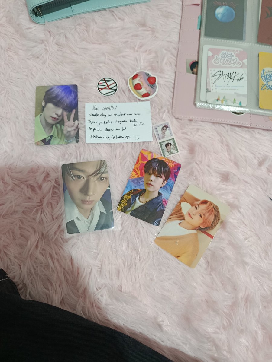 camz ❁ || VAI VER O SKZ E O BTS tweet media