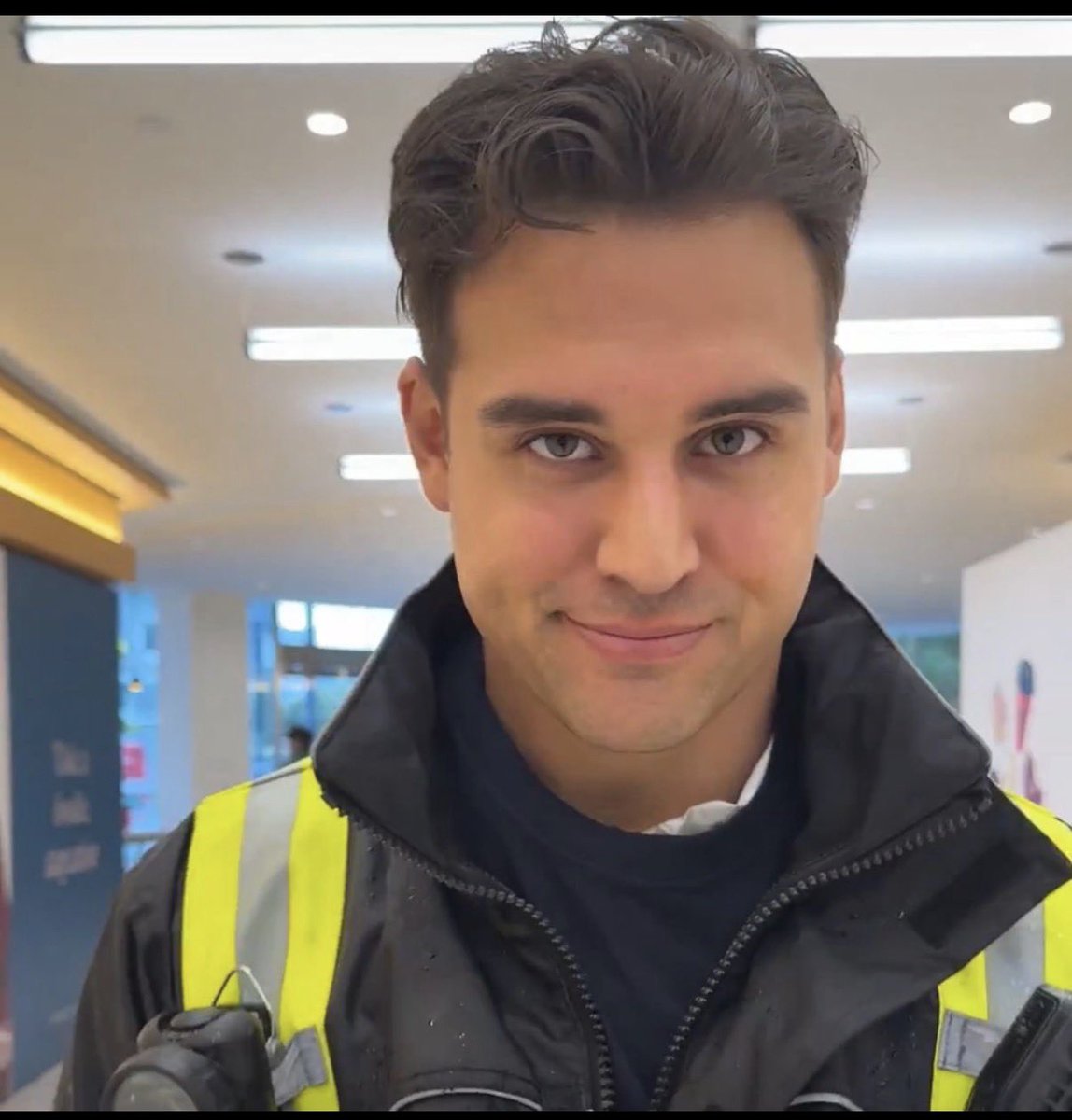 divadiaz118's tweet image. some of my fav ryan/eddie pics he’s so beautiful wow