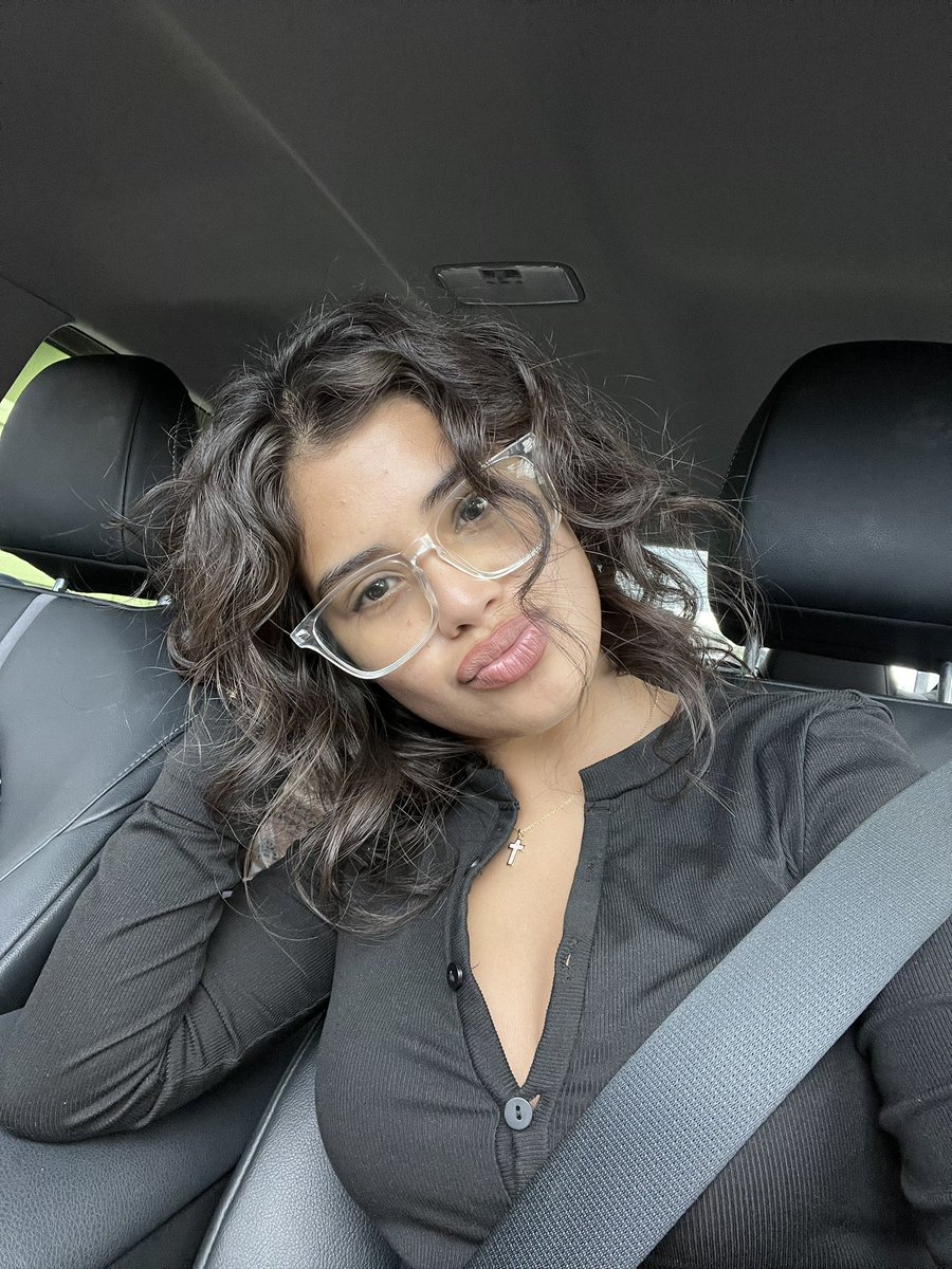 victoriaaa :p tweet media