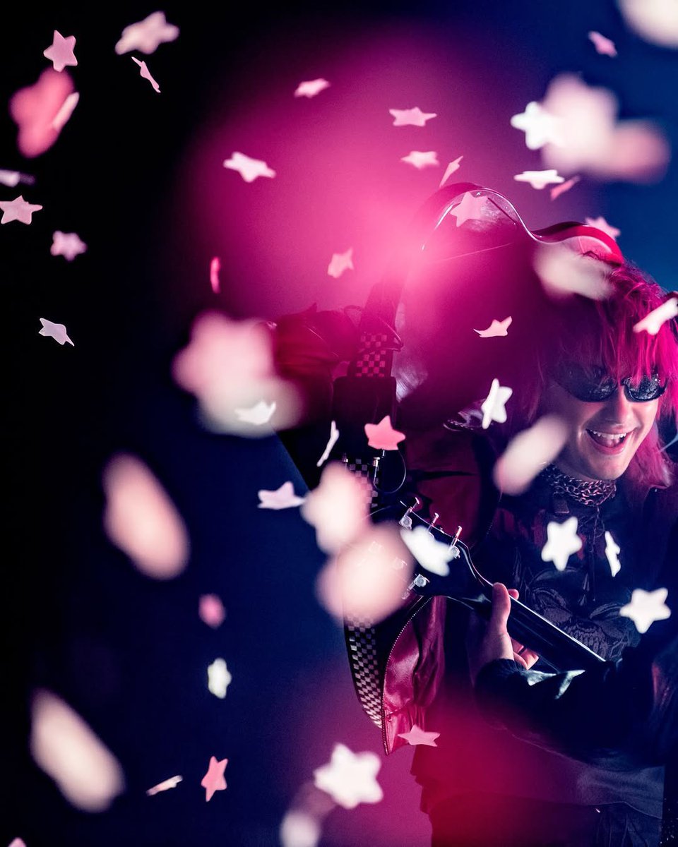 adi’s a star ★ tweet media