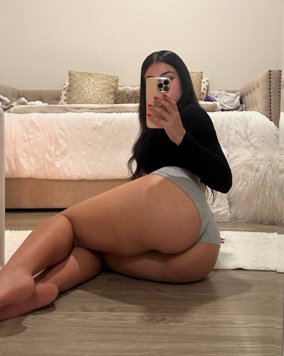 Emily 🌷 tweet media