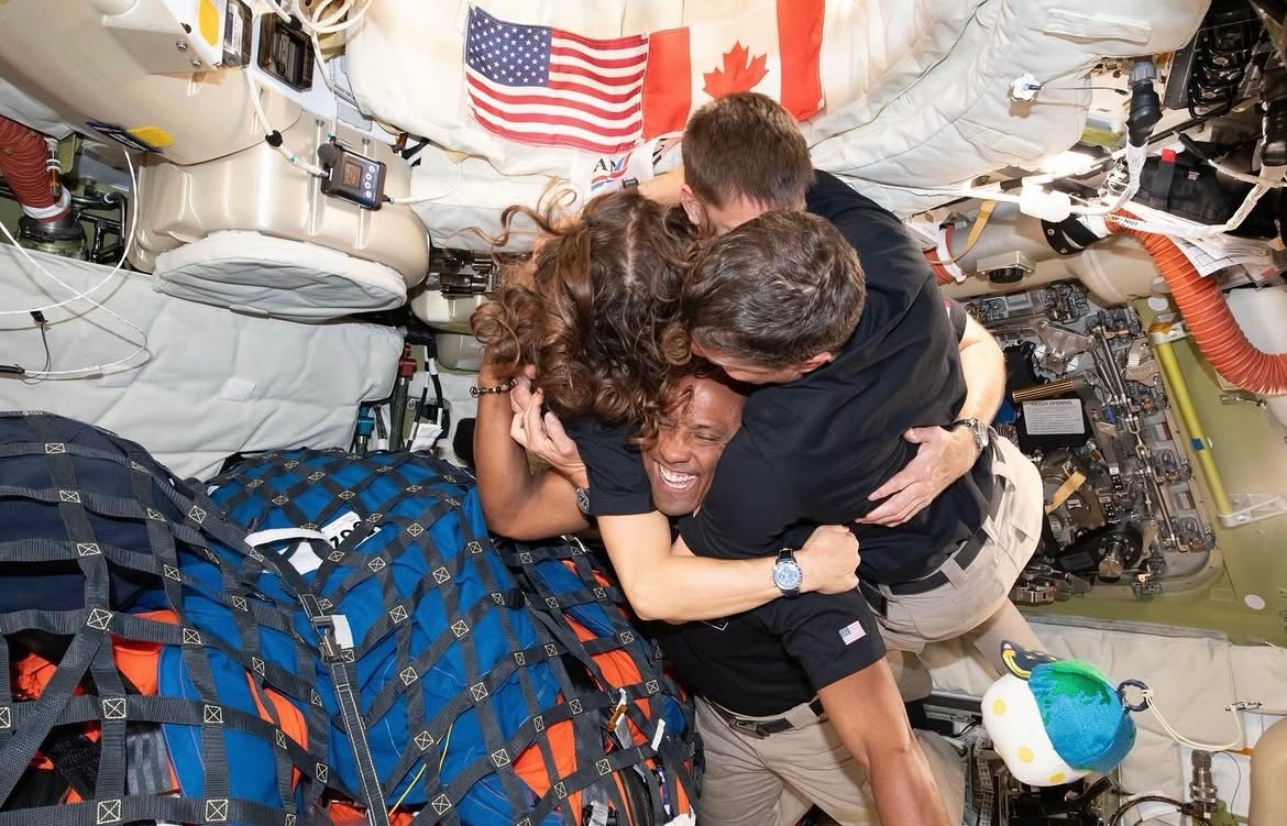 Stephanie tweet media