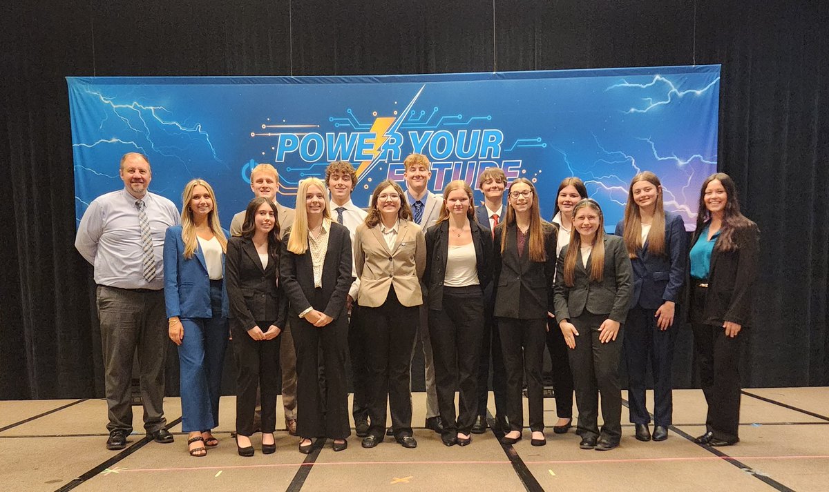 Coal City High School is having a great time at the Illinois FBLA State Leadership Conference!! #BusEdu #FBLA #LeadershipMatters <a href="/IllinoisFBLA/">Illinois FBLA</a> 🏅⚒️
