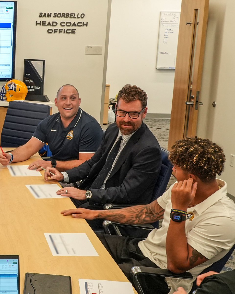 UNewHavenFB's tweet photo. A look inside the war room from tonight's spring game draft!

Team Frederiksen vs. Team Crosby will play out on the Blue on Saturday, April 18, at 3:30. Don't miss out on your chance to catch the #BlueAndGold before summer

#FAST | #FindAWay https://t.co/oB78t6JuEl