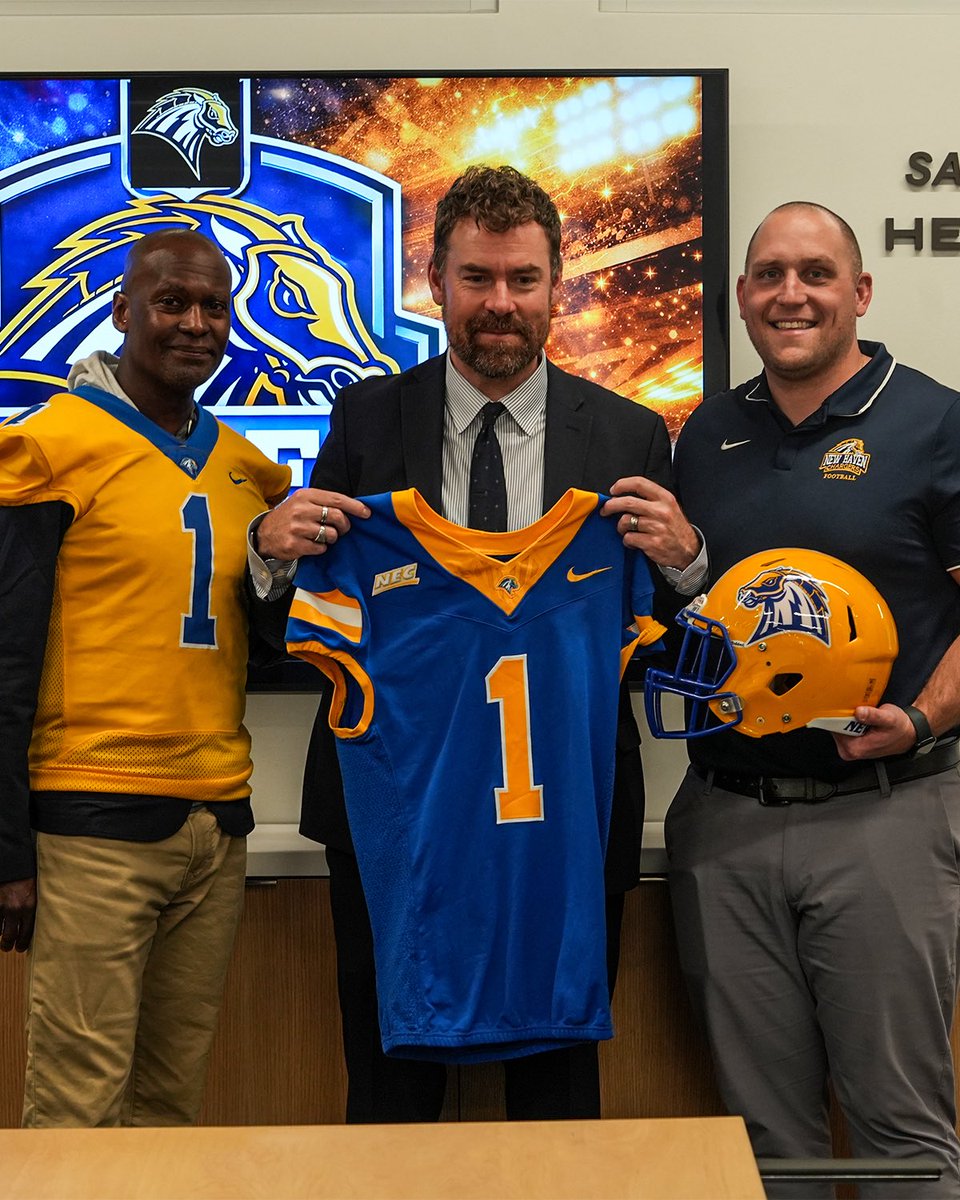UNewHavenFB's tweet photo. A look inside the war room from tonight's spring game draft!

Team Frederiksen vs. Team Crosby will play out on the Blue on Saturday, April 18, at 3:30. Don't miss out on your chance to catch the #BlueAndGold before summer

#FAST | #FindAWay https://t.co/oB78t6JuEl