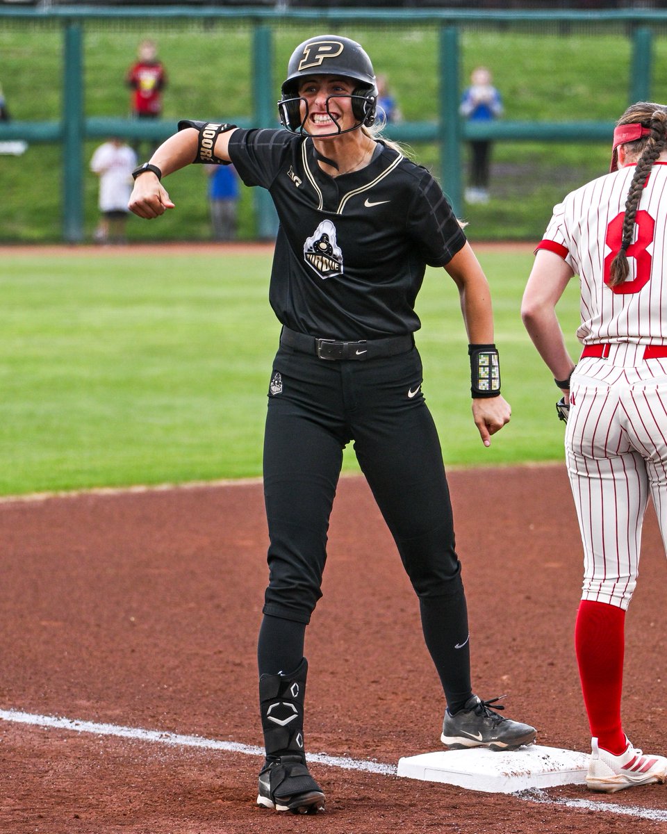 PurdueSoftball's tweet image. ANNA WHEELS IN TO THIRD 🤯

2-for-2 for the Indy kid 

T4 | Purdue 0, Indiana 1