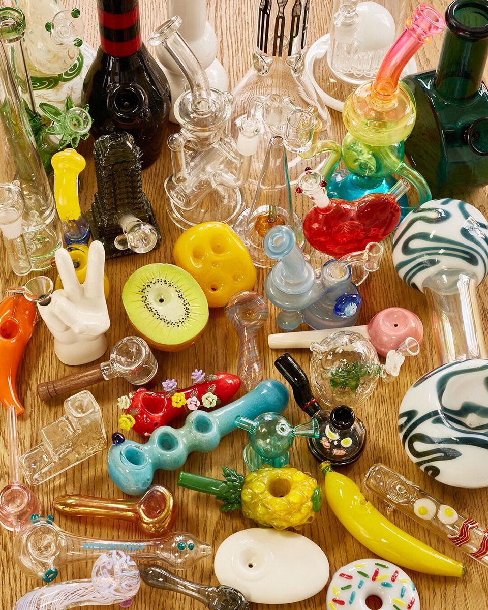 World of Bongs tweet media