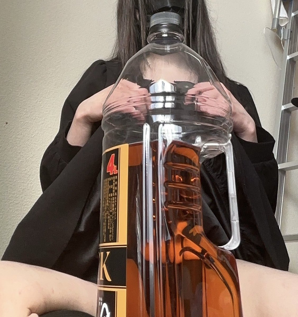 hibiajico's tweet photo. 本日のブラックニッカ（不定期）
4月11日3本目突入❤️

15日までもつかなあ( ・∇・)
今日はお休みだから呑んじゃうぞ⭐︎ https://t.co/CWQzFMk9Ft