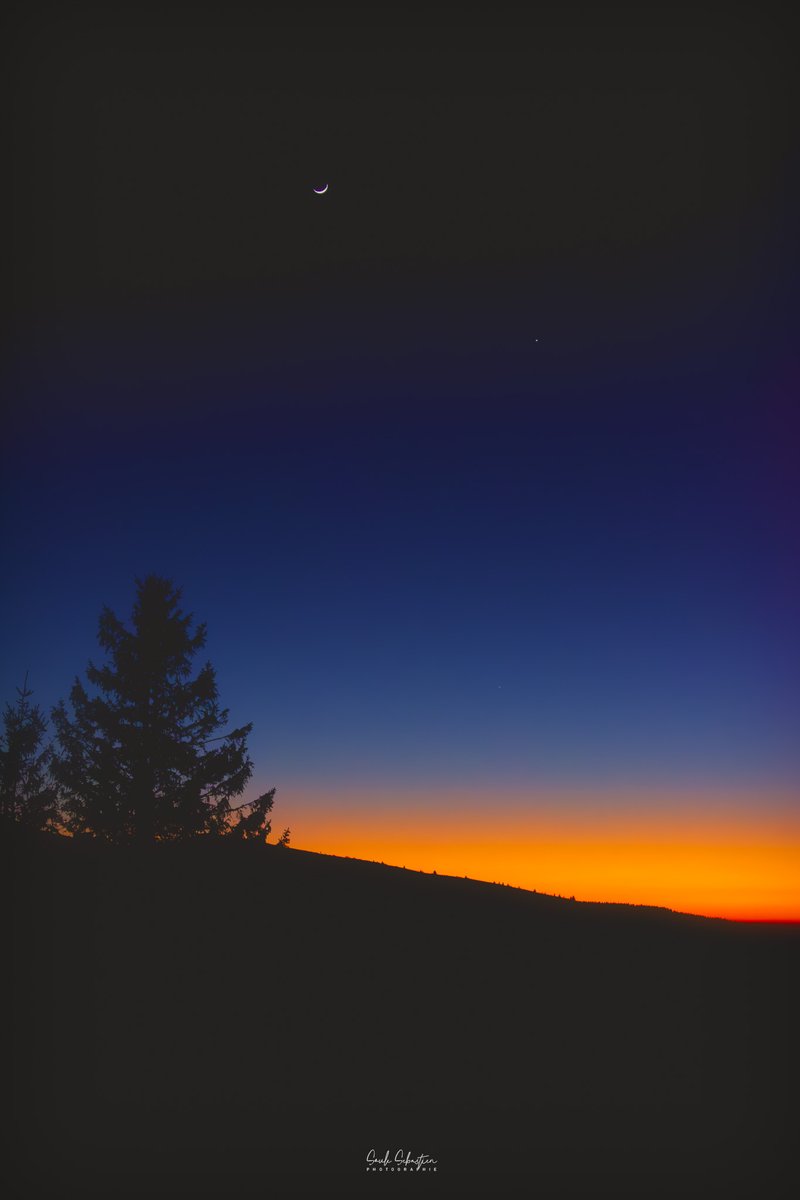 Valgone_photo's tweet image. J'apprécie le minimalisme et vous?
I love minimalism!  
How about you? Let's see your minimal photos.
#photographyIsArt #sunsetphotography