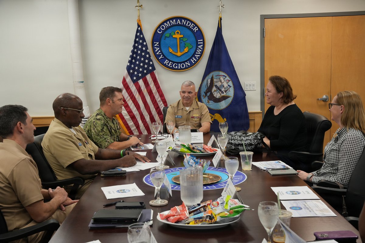 NavRegHawaii's tweet image. Staff from Senator Mazie K. Hirono's office visited Joint Base Pearl Harbor-Hickam to understand the command's mission, including a discussion on the sacred Halealoha Haleamau burial vault and the Navy's commitment to its preservation. #CommunityPartnership #CulturalPreservation