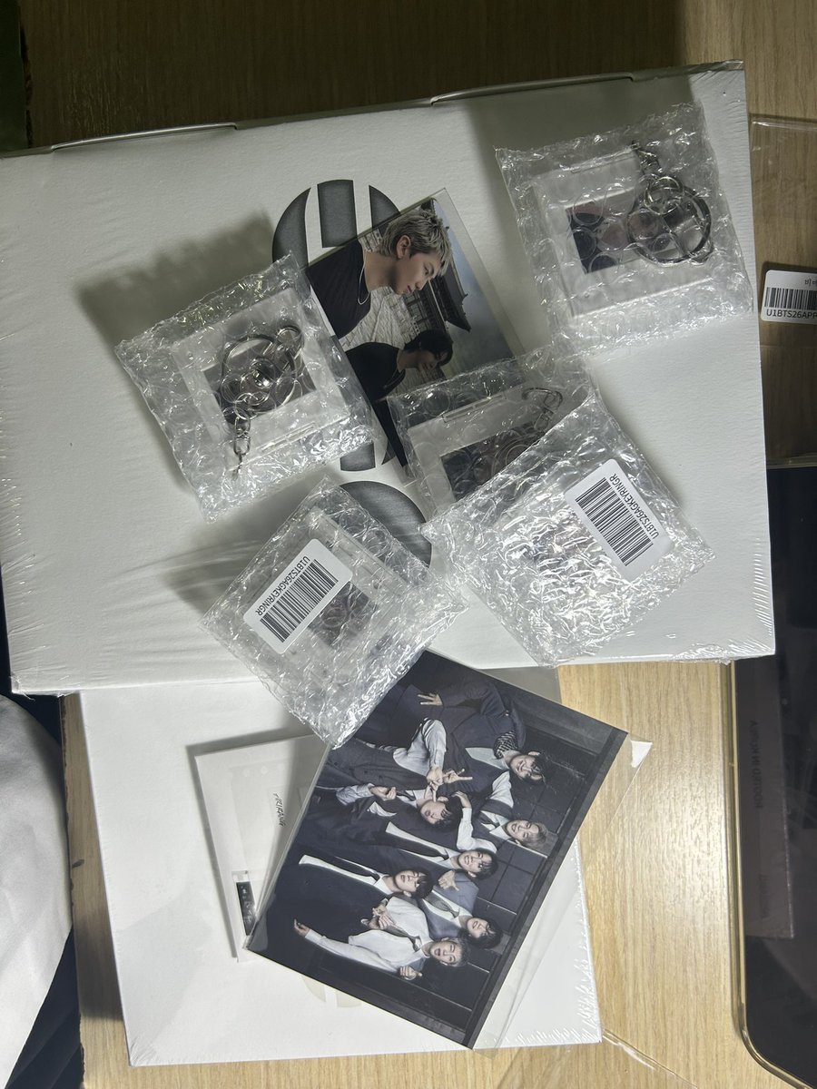 lovely.zz tweet media