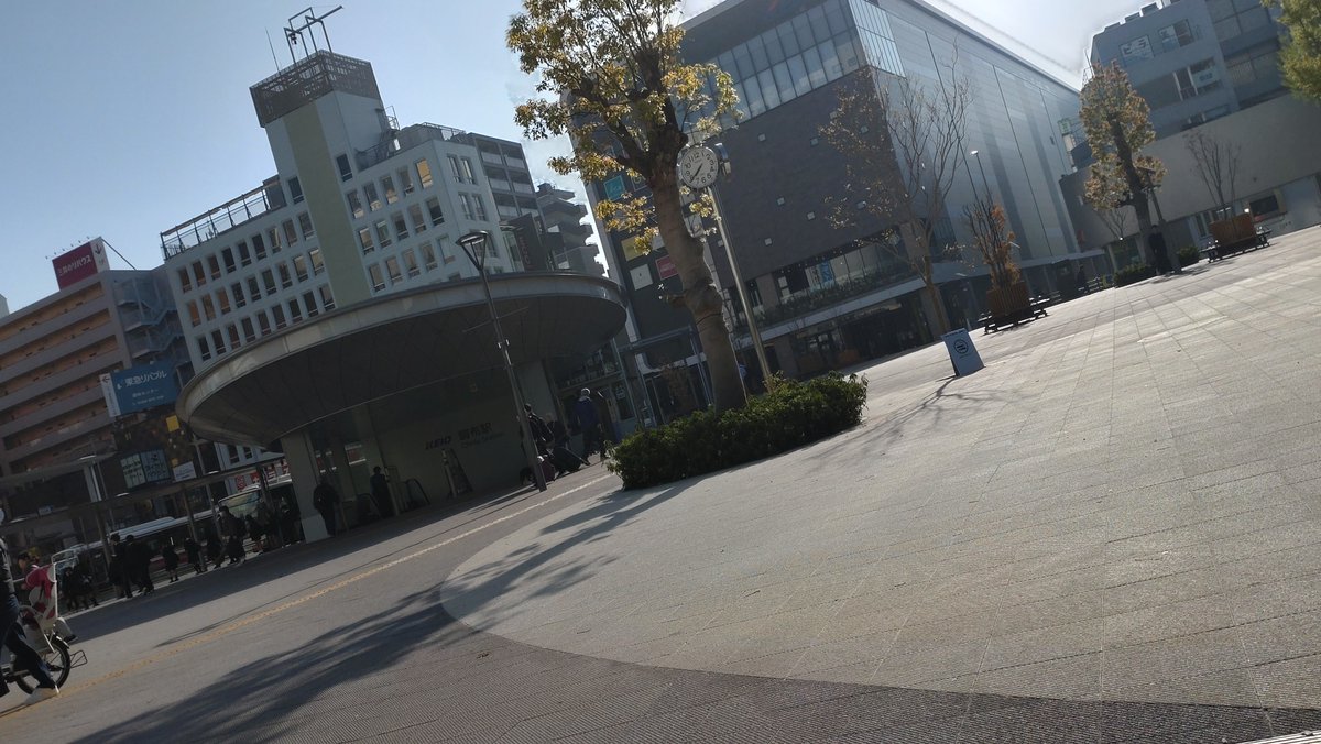 雨上がり キラキラした朝☀今日は気温も上がりそうです💦
皆様良い週末を！
けどその前に…髪切ってさっぱりしましょ✂
#おはようございます #調布 #理容室 #床屋 #予約詳細はHPより #LINE予約  #夕方枠延長中