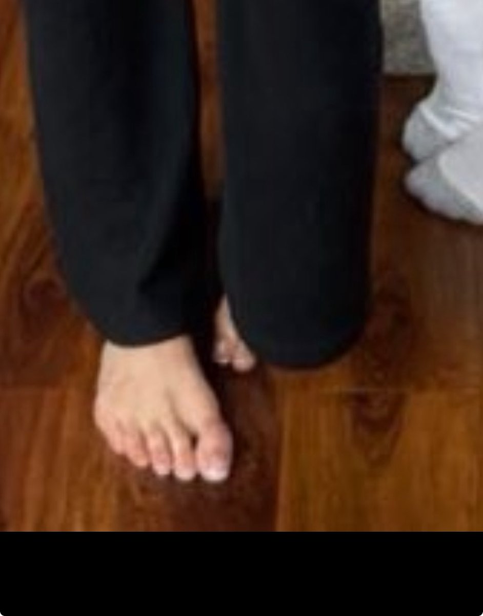 DeeJJuno tweet media