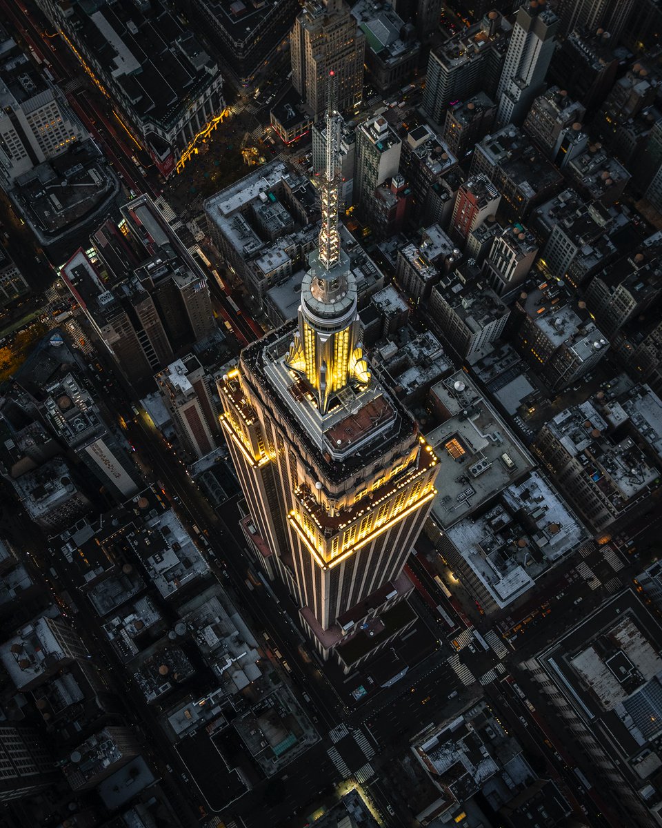 Empire State Building tweet media