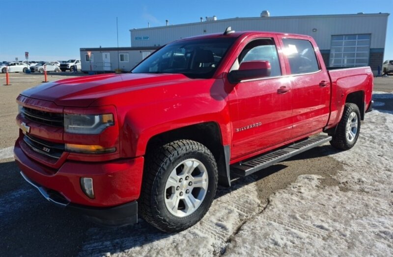 instaautoloans's tweet photo. 2017 #Chevrolet #Silverado 1500 LT Z71 4x4 only $25,995 in St Albert, stock #HG489655 #ChevroletSilverado 1500 #StAlbert https://t.co/QhYnr0tVcP https://t.co/zQSOMtkbYG
