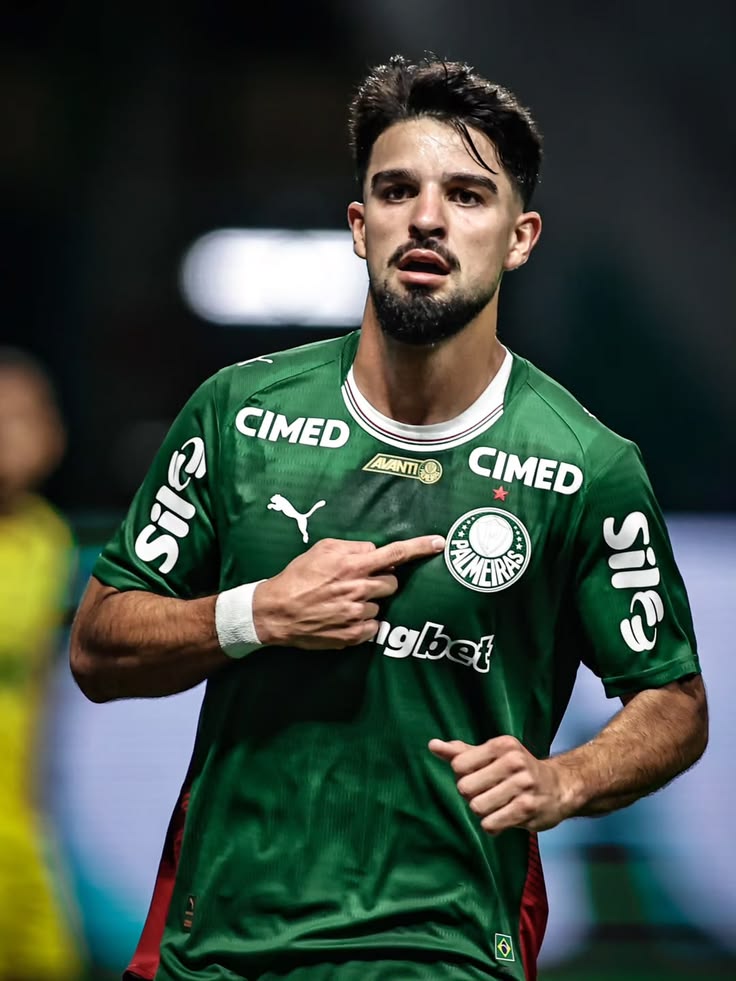 @info RIVER tweet media