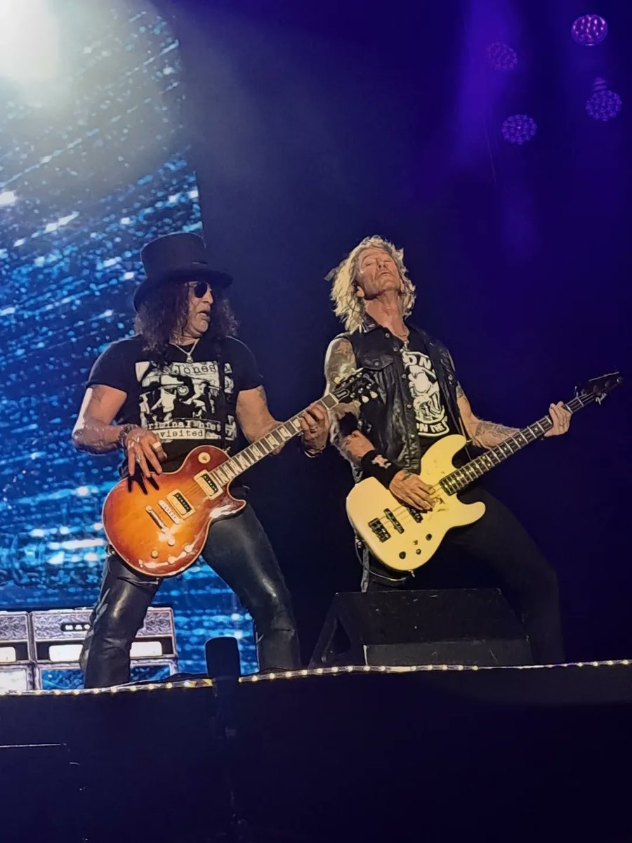 SlashNews1's tweet image. #GunsNRoses in Campo Grande, Brazil. Photos by Fernando Franco 

#Slash #AxlRose #DuffMcKagan