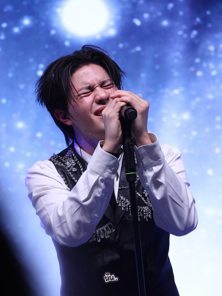 นิน | nin | tweet media