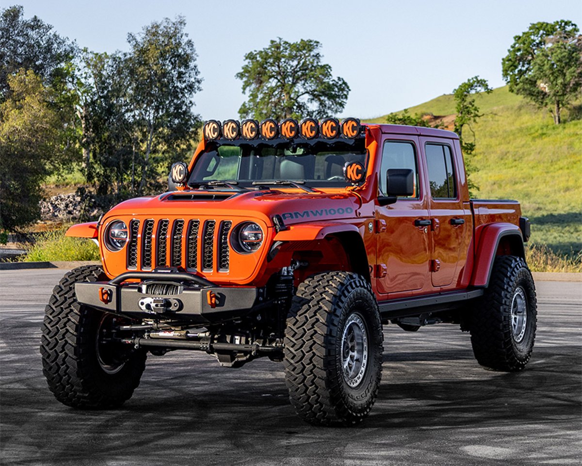 Barrett_Jackson's tweet image. A diverse selection of #trucks and #SUVs is headed to the 2026 #PalmBeach Auction. View the gallery to see the noteworthy pickups and off-road vehicles joining the docket!

Read more: bit.ly/PB26TW-ToughAn…