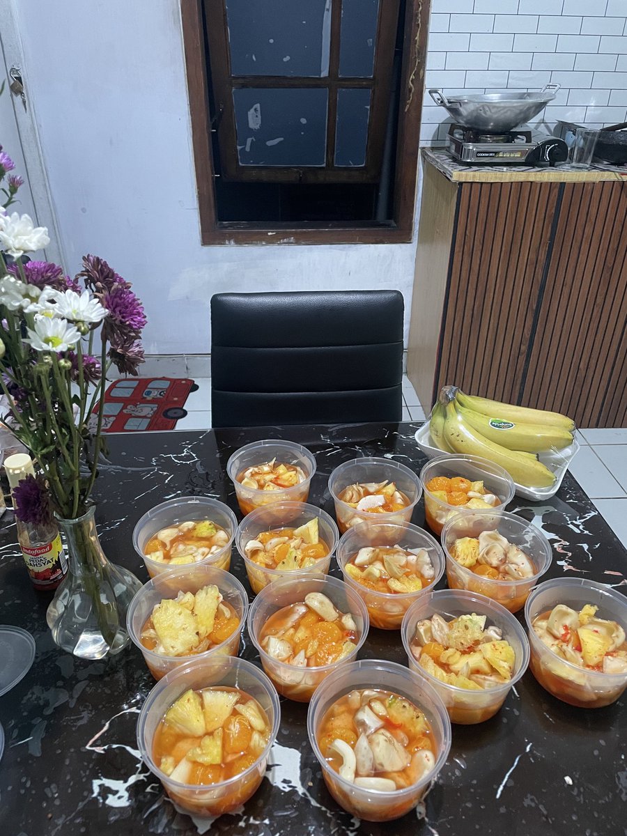 seliyos's tweet photo. Upaya agar produktif, Jumat kemarin full berdiam diri di rumah tidak bekerja depan laptop untuk kmpus dan tidak memikirkan jualan https://t.co/zaRncWTxPx