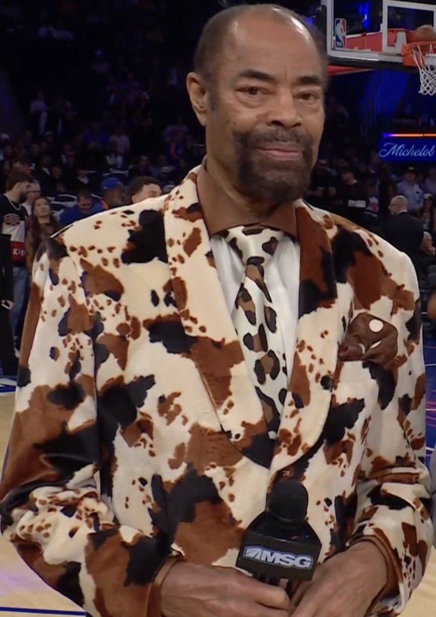 ClydeSoFly10's tweet photo. Knicks vs. Raptors - 4/10/26 - Grade: A+ 🐄 https://t.co/CBrBAE5HrZ
