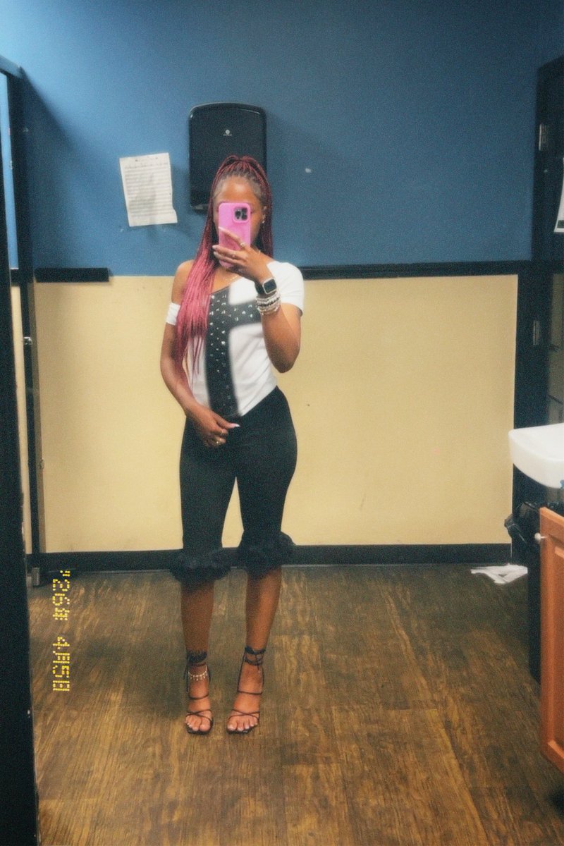 yourrfav_9's tweet photo. Muahhhh💋💋 https://t.co/gSXEgjlb5q