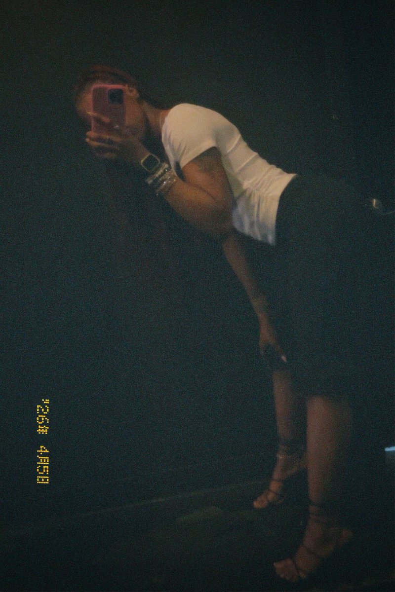 yourrfav_9's tweet photo. Muahhhh💋💋 https://t.co/gSXEgjlb5q
