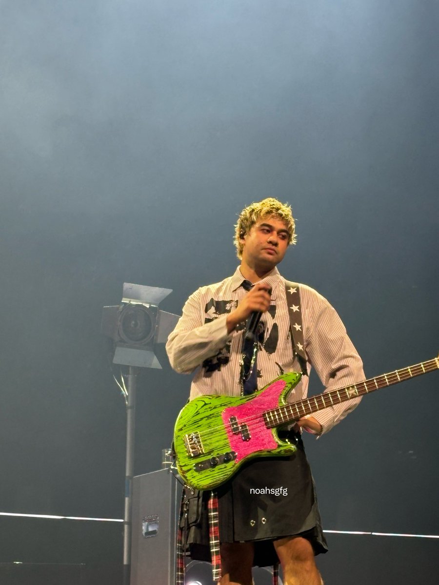 Noa ✩ Met Calum ღ tweet media