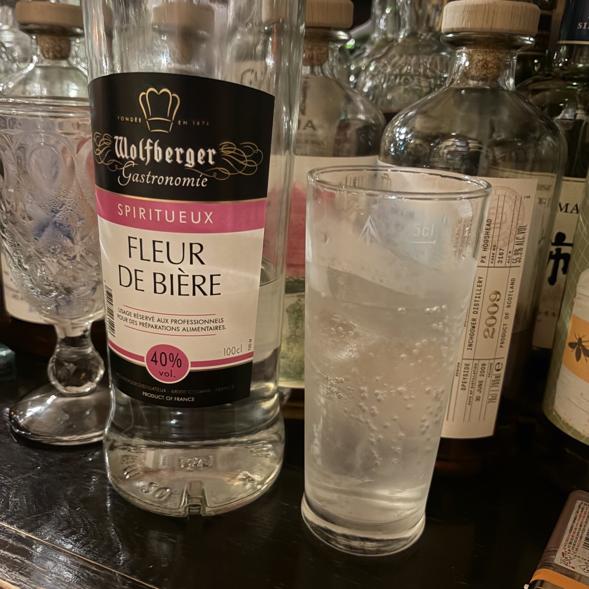 昨晩は隣の席になった初めて会う素敵なパパさんと話し、その後、素敵な会長さんとバーへ行き話しまくる。世界一好きなトマト光樹、たたきと刺身のカツオセットをつまみに日本酒。バーで呑んだお酒も最高。呑み大好き☆って思い出した！！（思い出してはいけなかったかもしれない…）