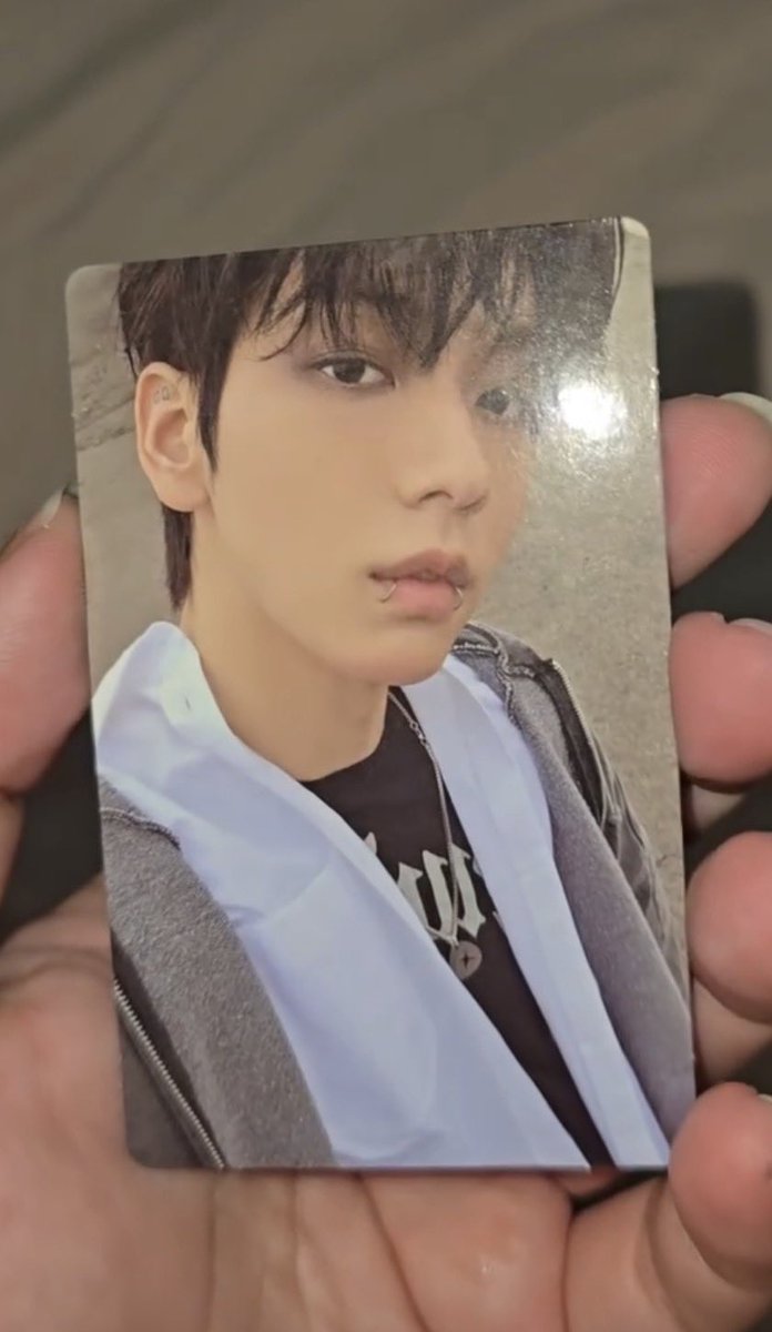 7th year: jules 𖣂 limited tweet media