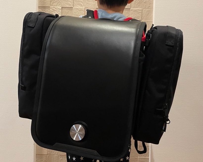 なるほど姿勢的に手提げ持たない日は両側に付ければ良いか…🤔