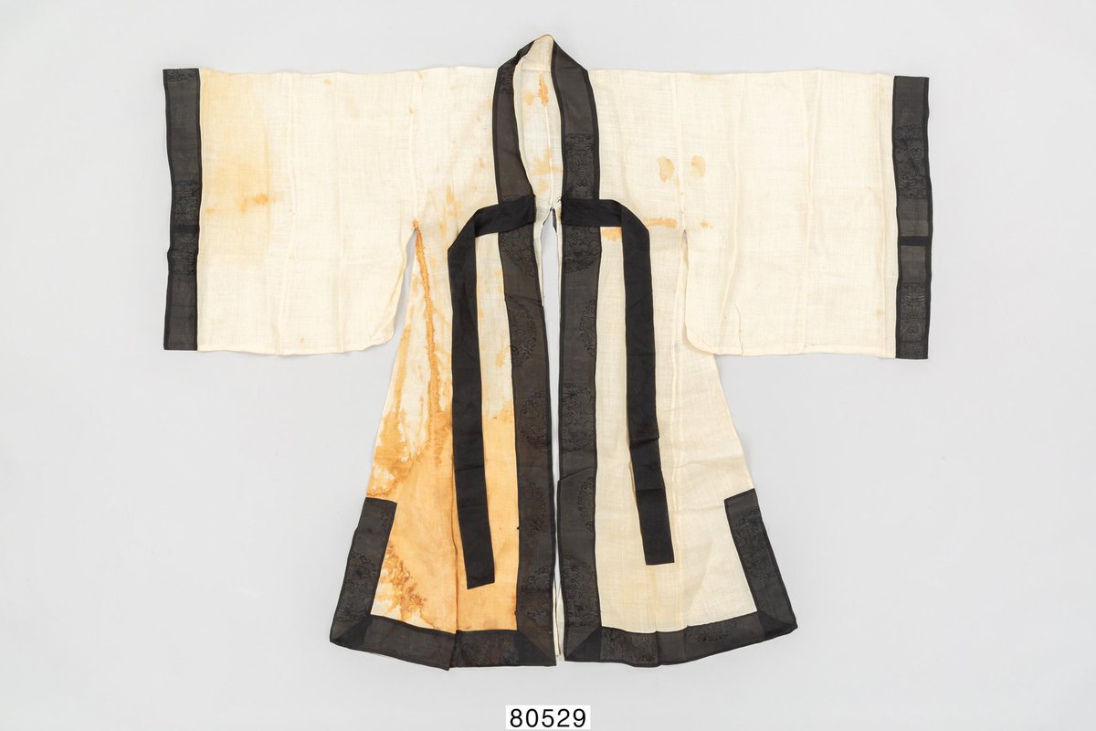 taehyung’s blue hanbok tweet media
