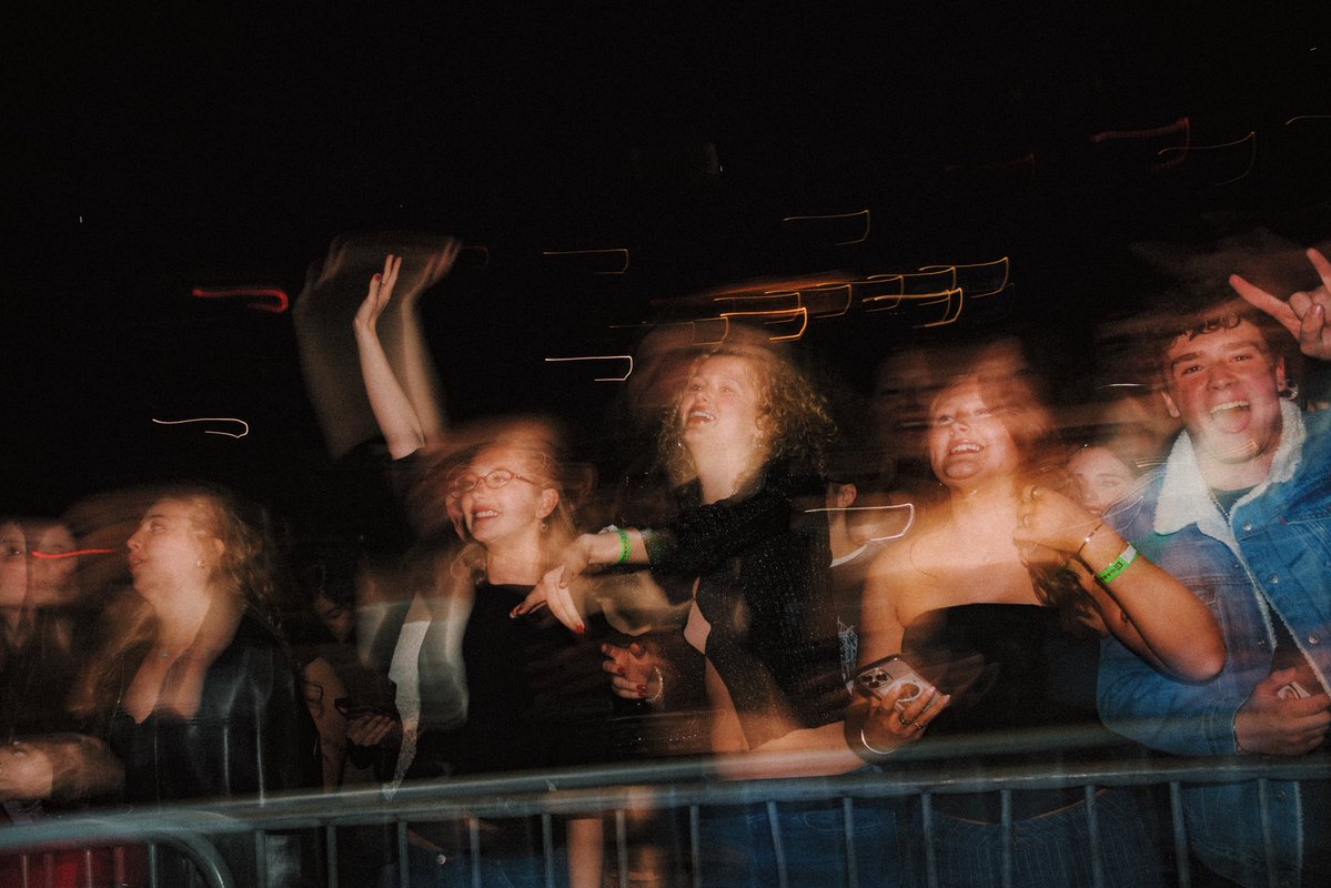 The Neighbourhood tweet media