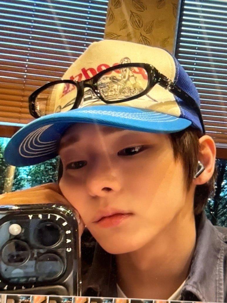 NC_vvs's tweet image. 臉頰的份量一直在縮水😭
要帥氣的上台也要好好吃飯啊！
#Hyesung #Honeylog