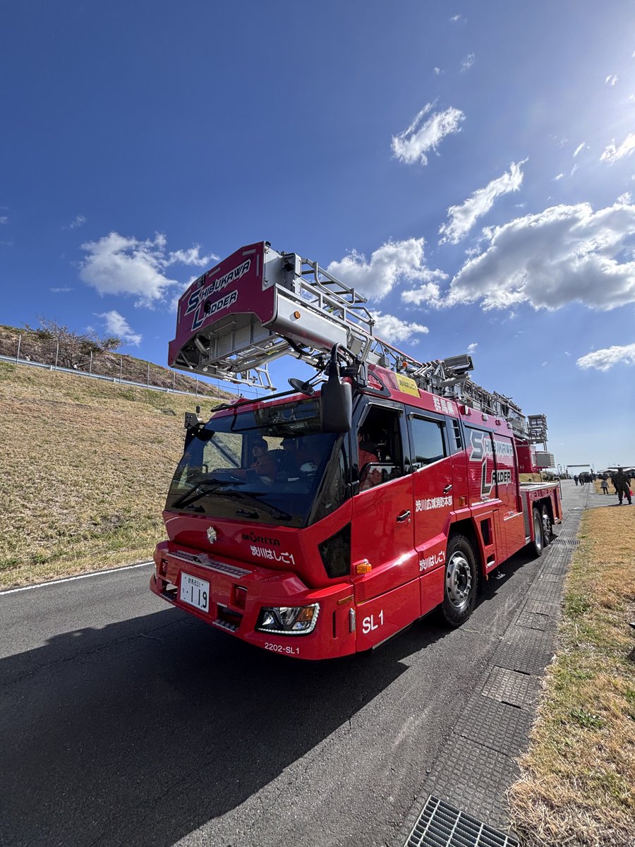 トレボーハイヤー tweet media